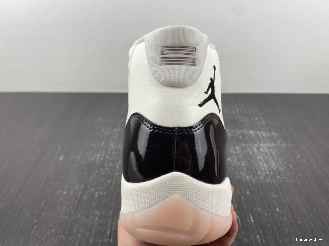 AR0715-101 Air 11 Jordan Neapolitan 1207